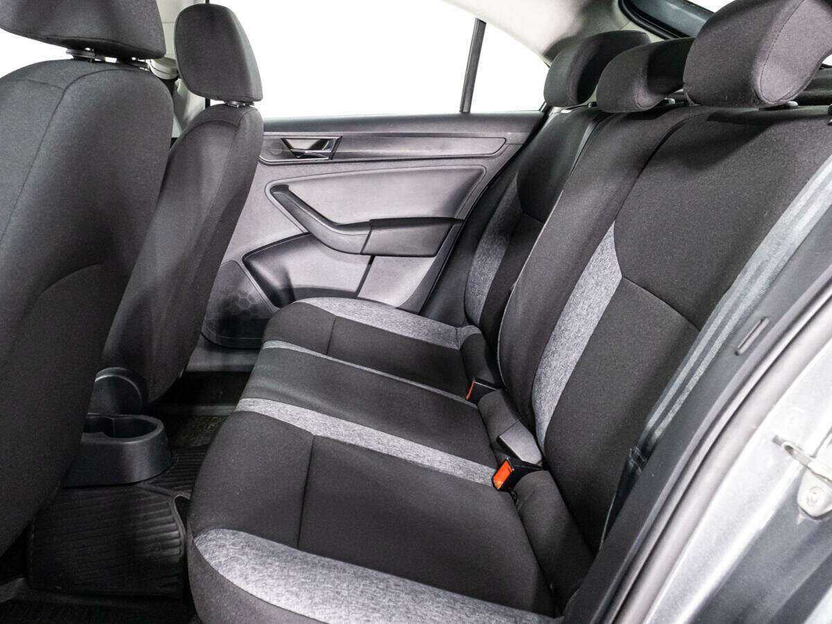 Skoda Rapid с пробегом — 2021 год. Фото: #9