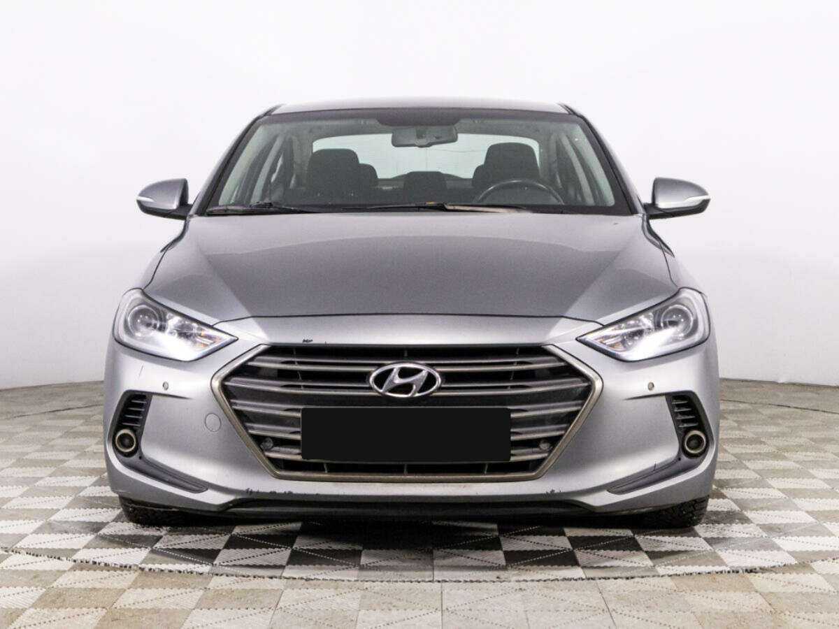 Hyundai Elantra с пробегом — 2018 год. Фото: #1