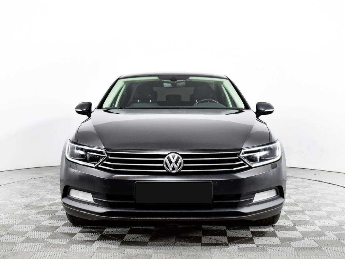 Volkswagen Passat с пробегом — 2017 год. Фото: #1