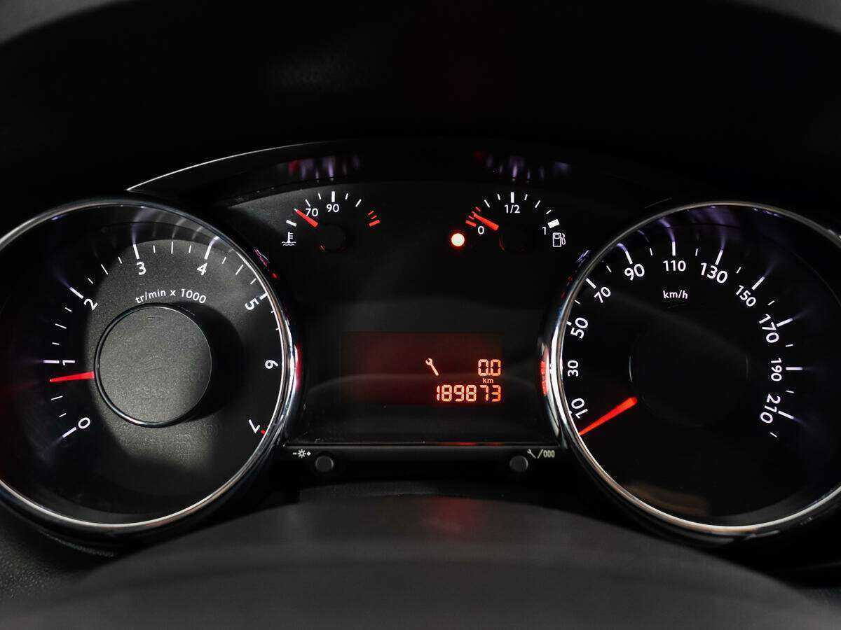 Peugeot 3008 с пробегом — 2012 год. Фото: #10