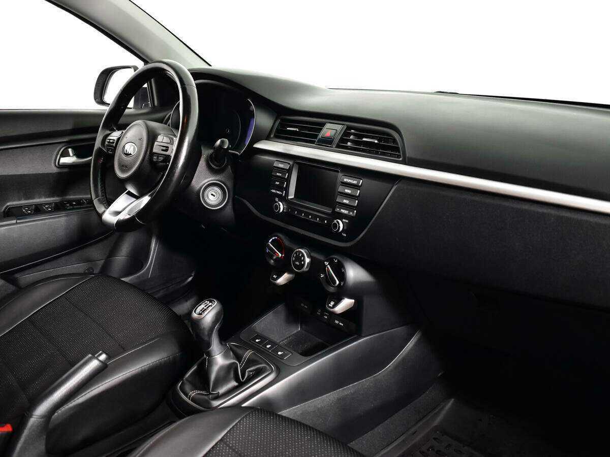 Kia Rio с пробегом — 2017 год. Фото: #8