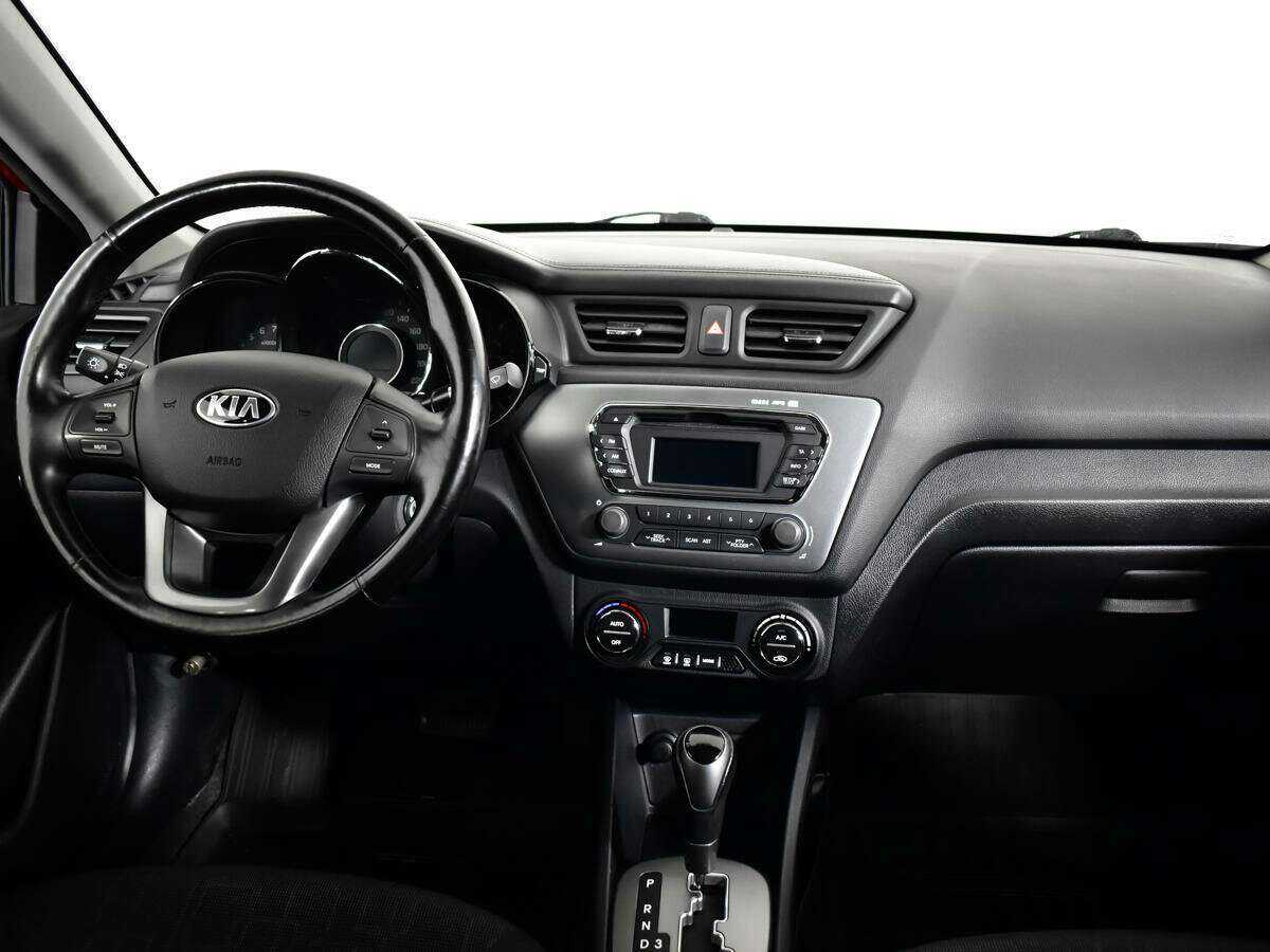 Kia Rio с пробегом — 2013 год. Фото: #9
