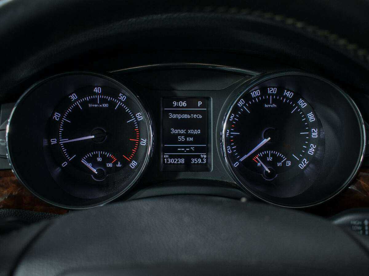 Skoda Superb с пробегом — 2013 год. Фото: #10