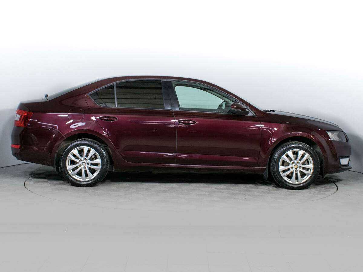 Skoda Octavia с пробегом — 2013 год. Фото: #3