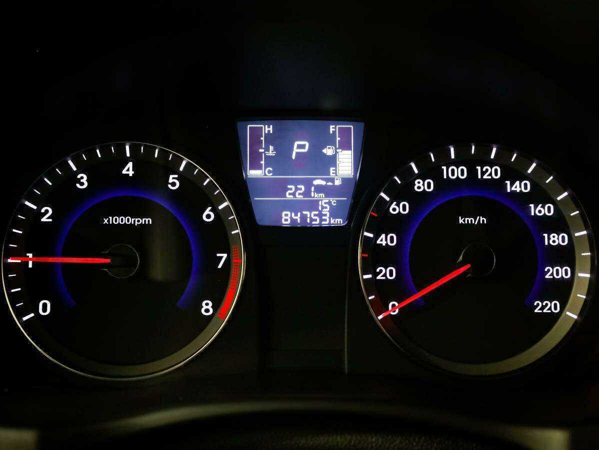 Hyundai Solaris с пробегом — 2015 год. Фото: #10