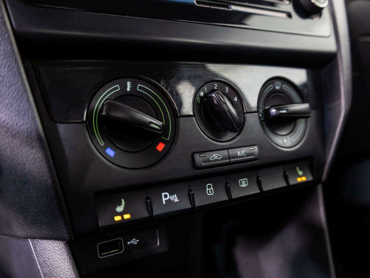 Skoda Rapid с пробегом — 2018 год. Фото: #11