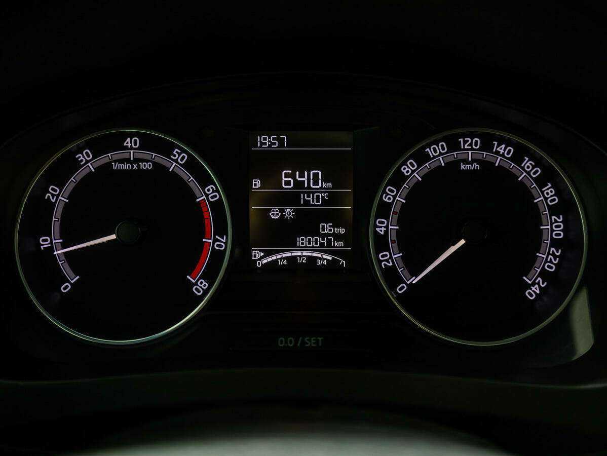 Skoda Rapid с пробегом — 2018 год. Фото: #13