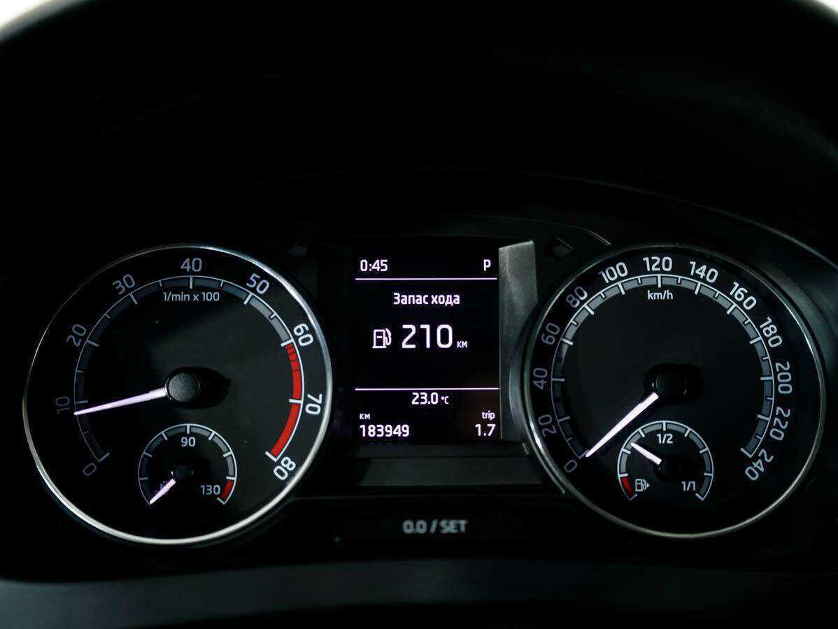 Skoda Rapid с пробегом — 2017 год. Фото: #9