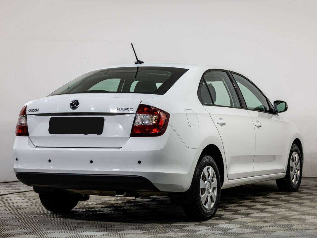 Skoda Rapid с пробегом — 2017 год. Фото: #3