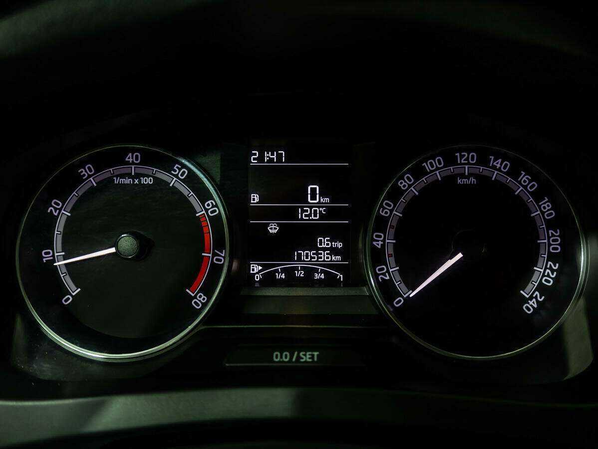 Skoda Rapid с пробегом — 2017 год. Фото: #13