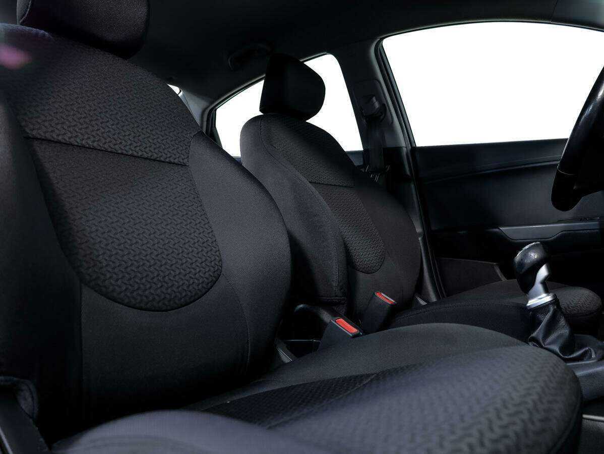 Kia Rio с пробегом — 2017 год. Фото: #12