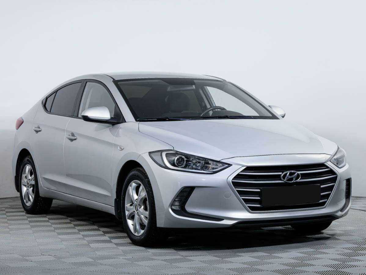 Hyundai Elantra с пробегом — 2018 год. Фото: #1