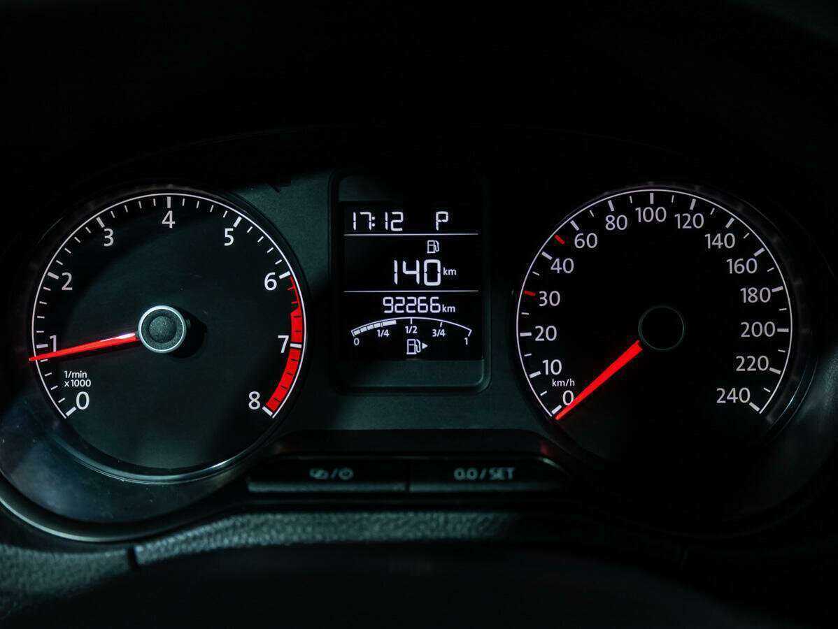 Volkswagen Polo с пробегом — 2017 год. Фото: #14