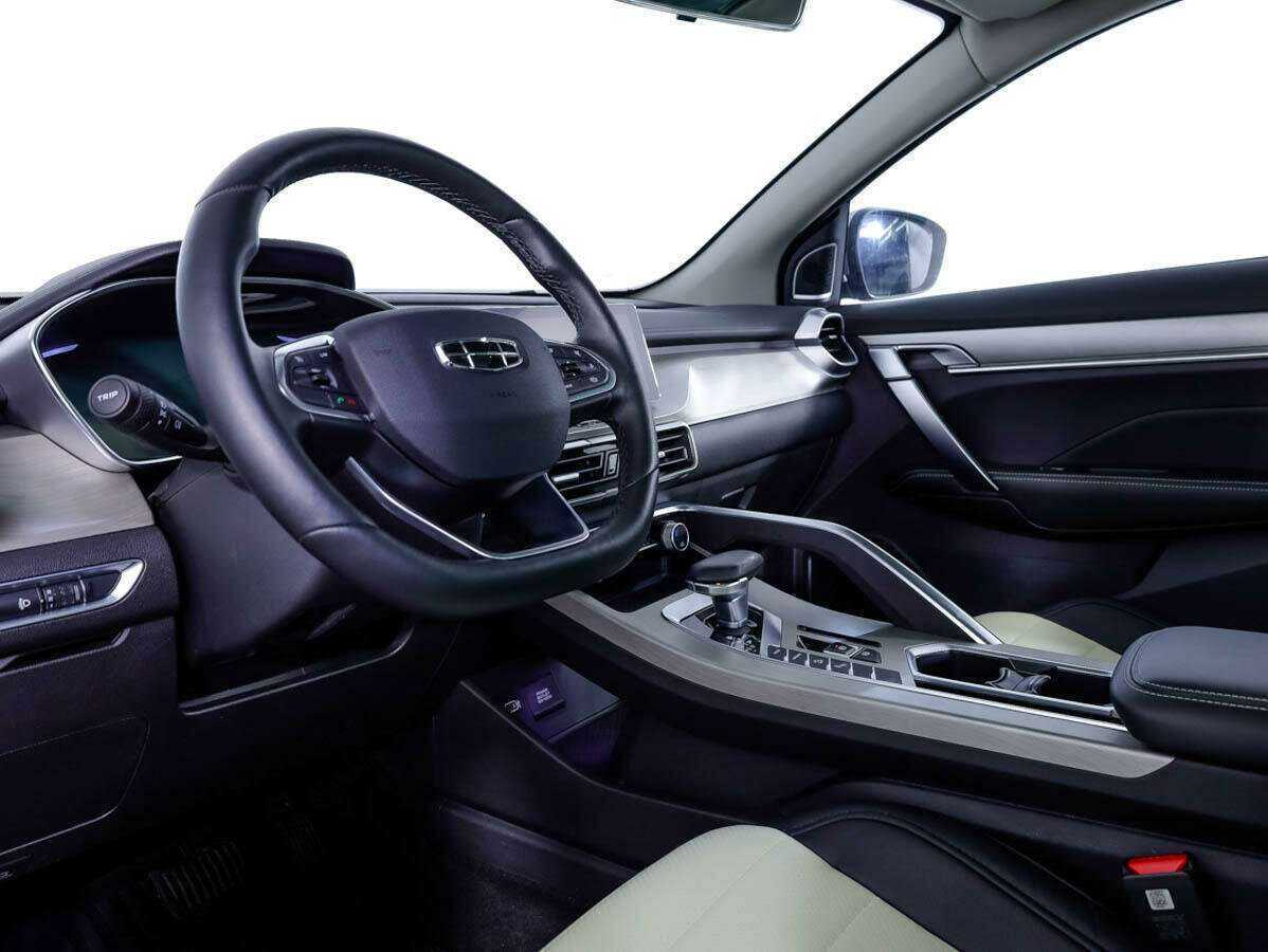 Geely Coolray с пробегом — 2022 год. Фото: #9