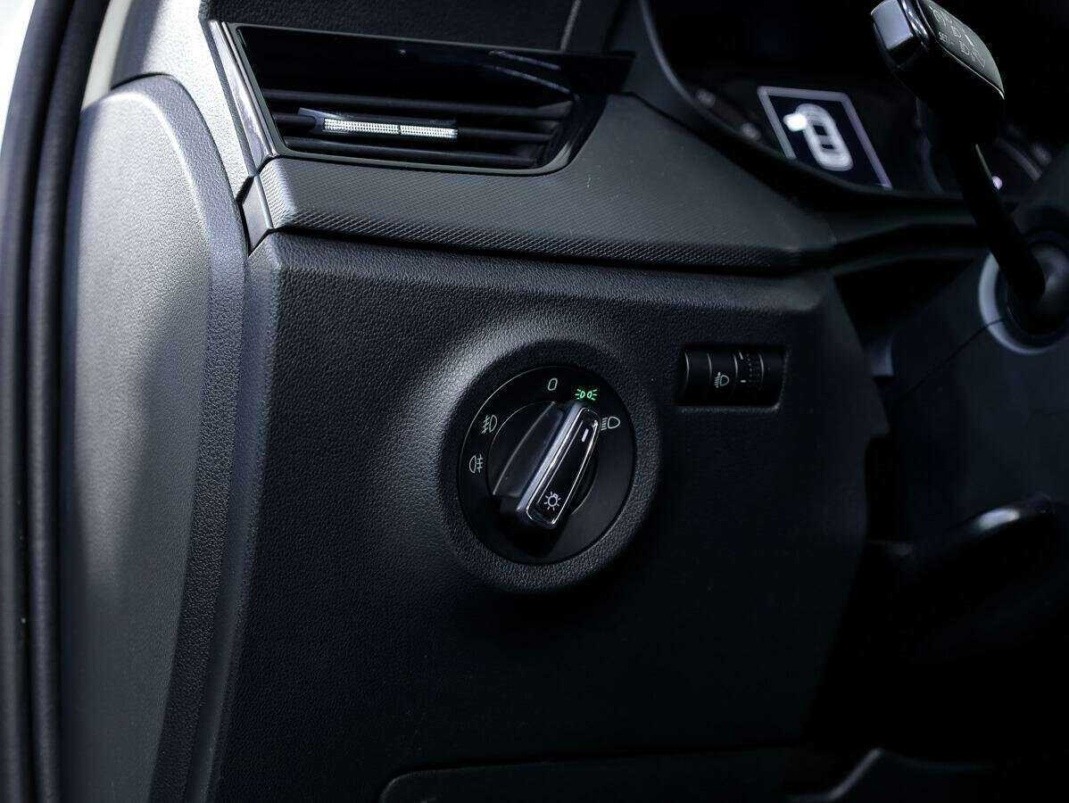 Skoda Rapid с пробегом — 2021 год. Фото: #18