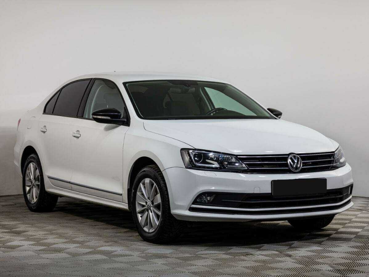 Volkswagen Jetta с пробегом — 2017 год. Фото: #1