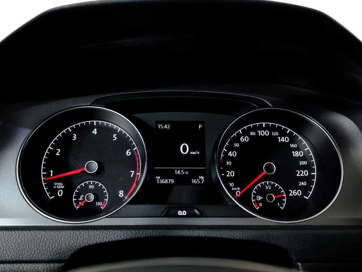 Volkswagen Golf с пробегом — 2013 год. Фото: #9