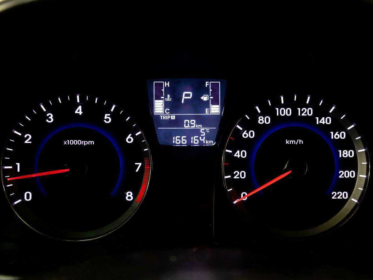 Hyundai Solaris с пробегом — 2014 год. Фото: #9