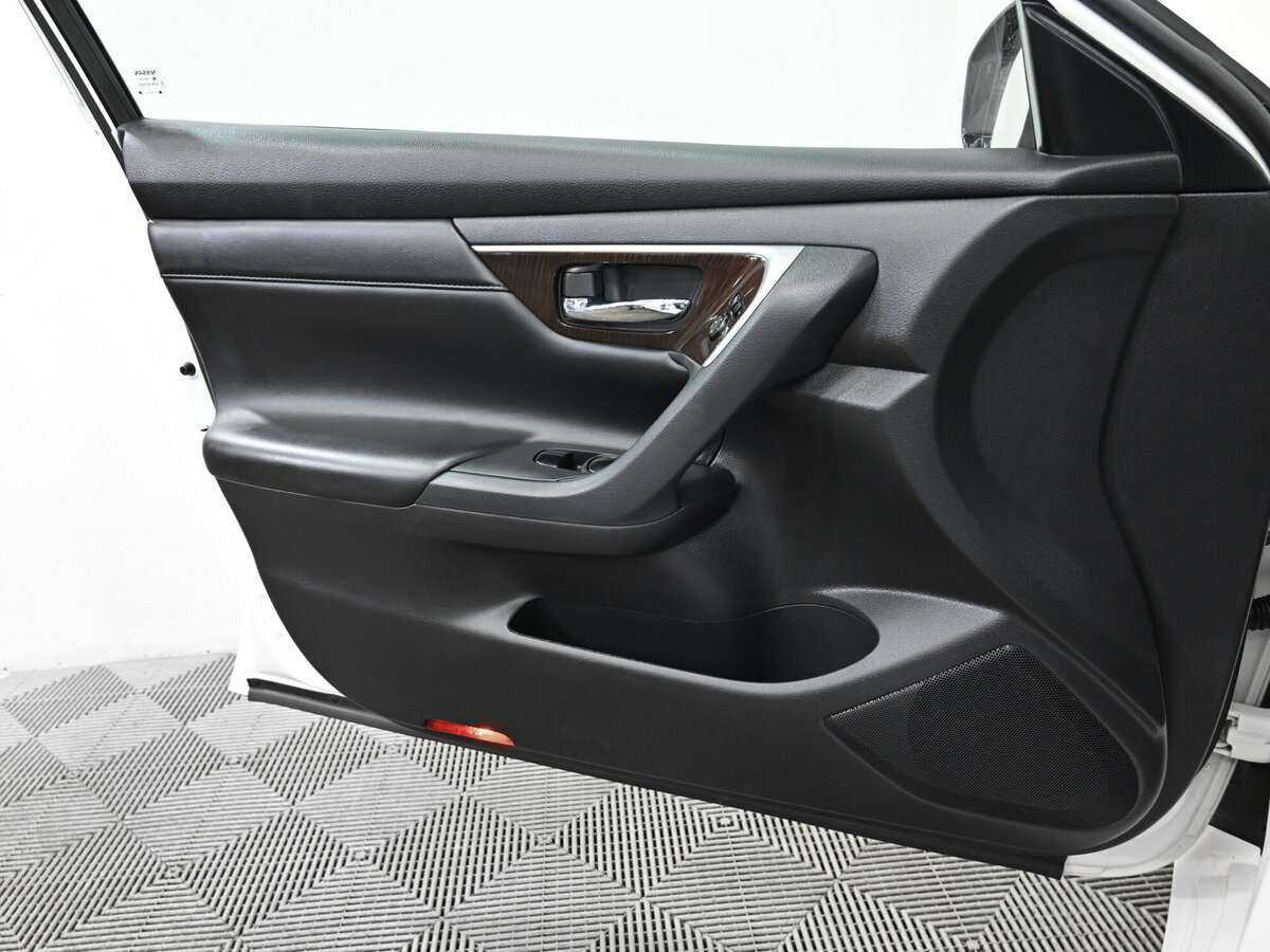 Nissan Teana с пробегом — 2014 год. Фото: #13