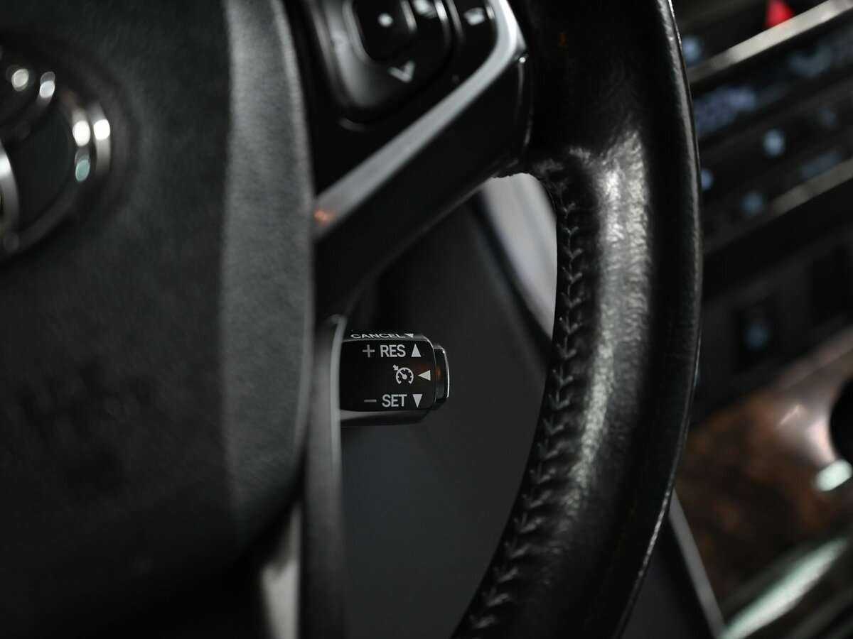 Toyota Camry с пробегом — 2015 год. Фото: #9