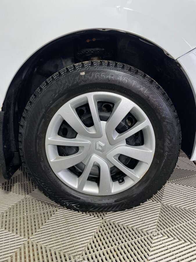 Renault Logan с пробегом — 2014 год. Фото: #8