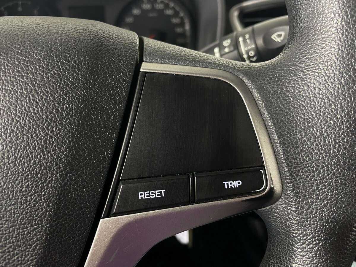 Hyundai Solaris с пробегом — 2017 год. Фото: #17