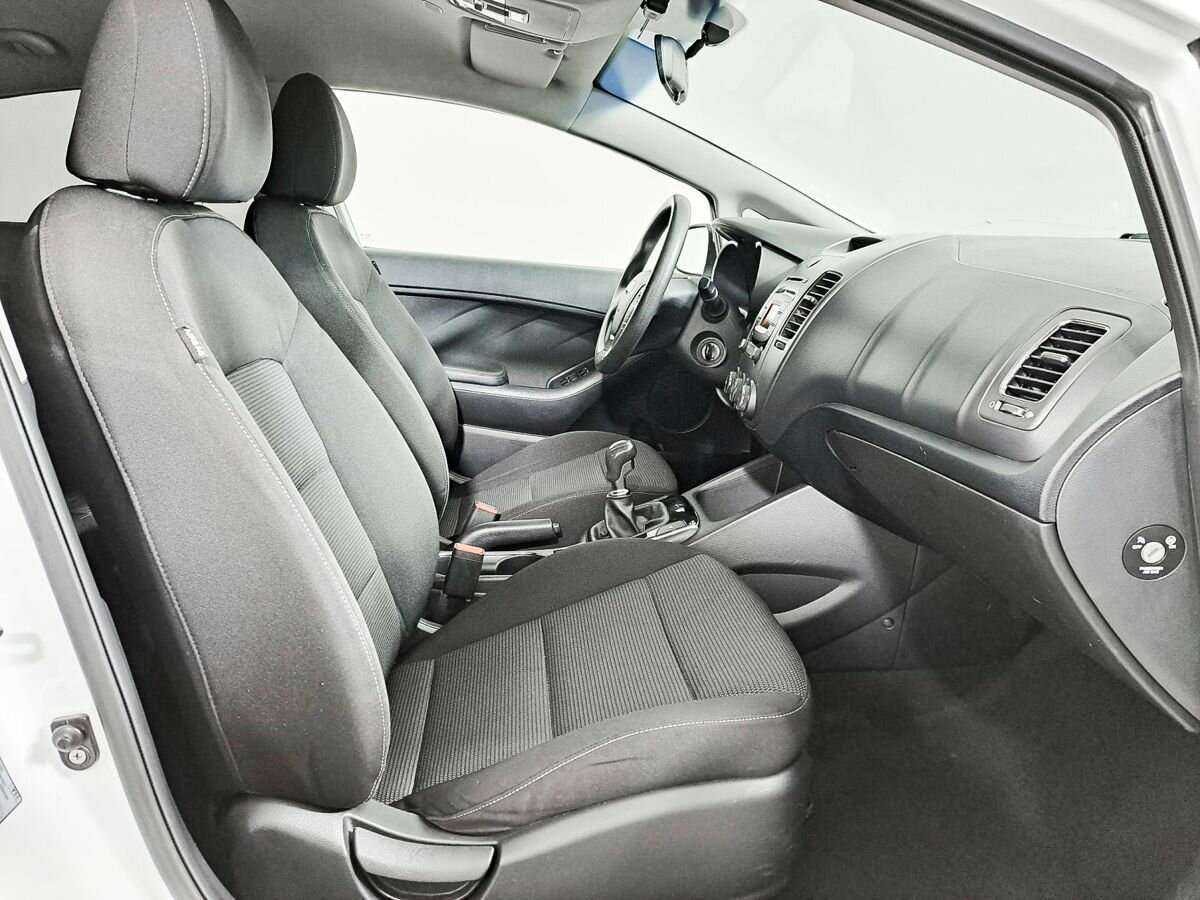 Kia Cerato с пробегом — 2017 год. Фото: #8