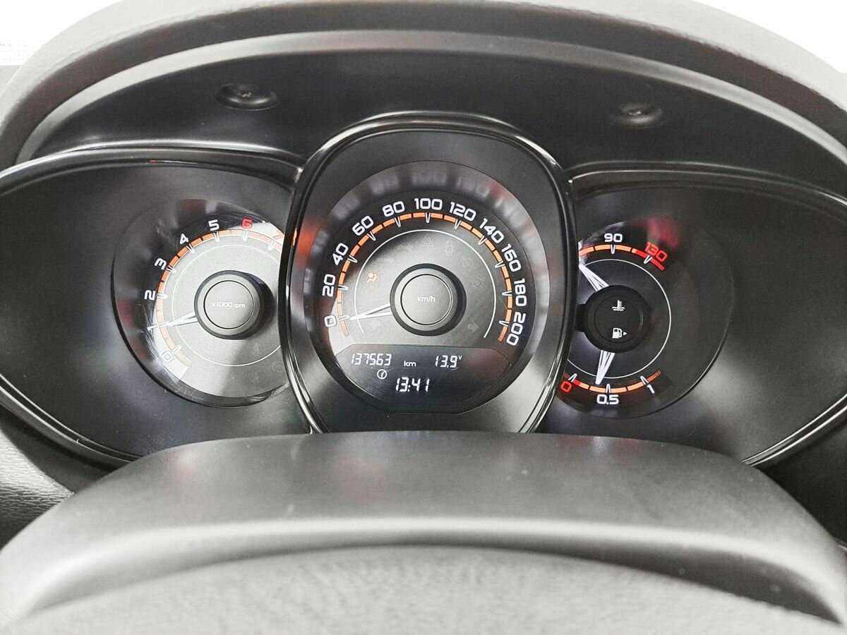 Lada (ВАЗ) Vesta с пробегом — 2017 год. Фото: #9