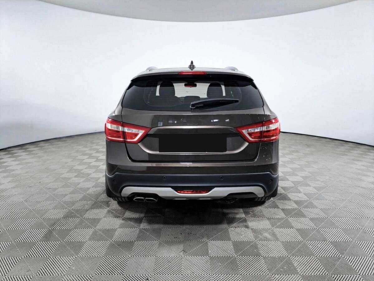 Lada (ВАЗ) Vesta с пробегом — 2017 год. Фото: #5