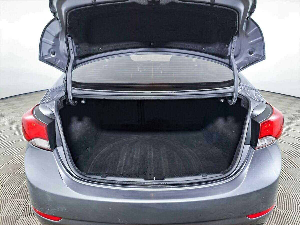 Hyundai Elantra с пробегом — 2015 год. Фото: #9