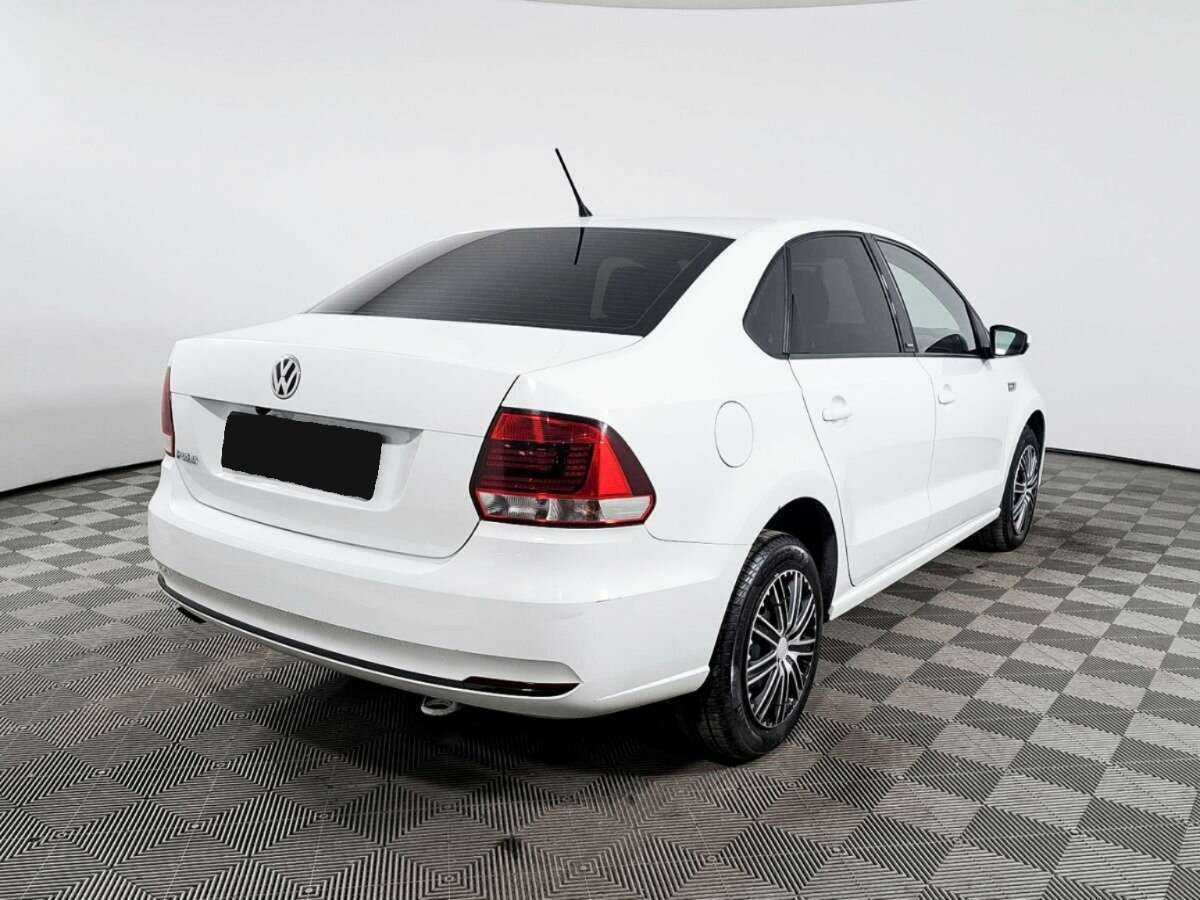 Volkswagen Polo с пробегом — 2016 год. Фото: #4
