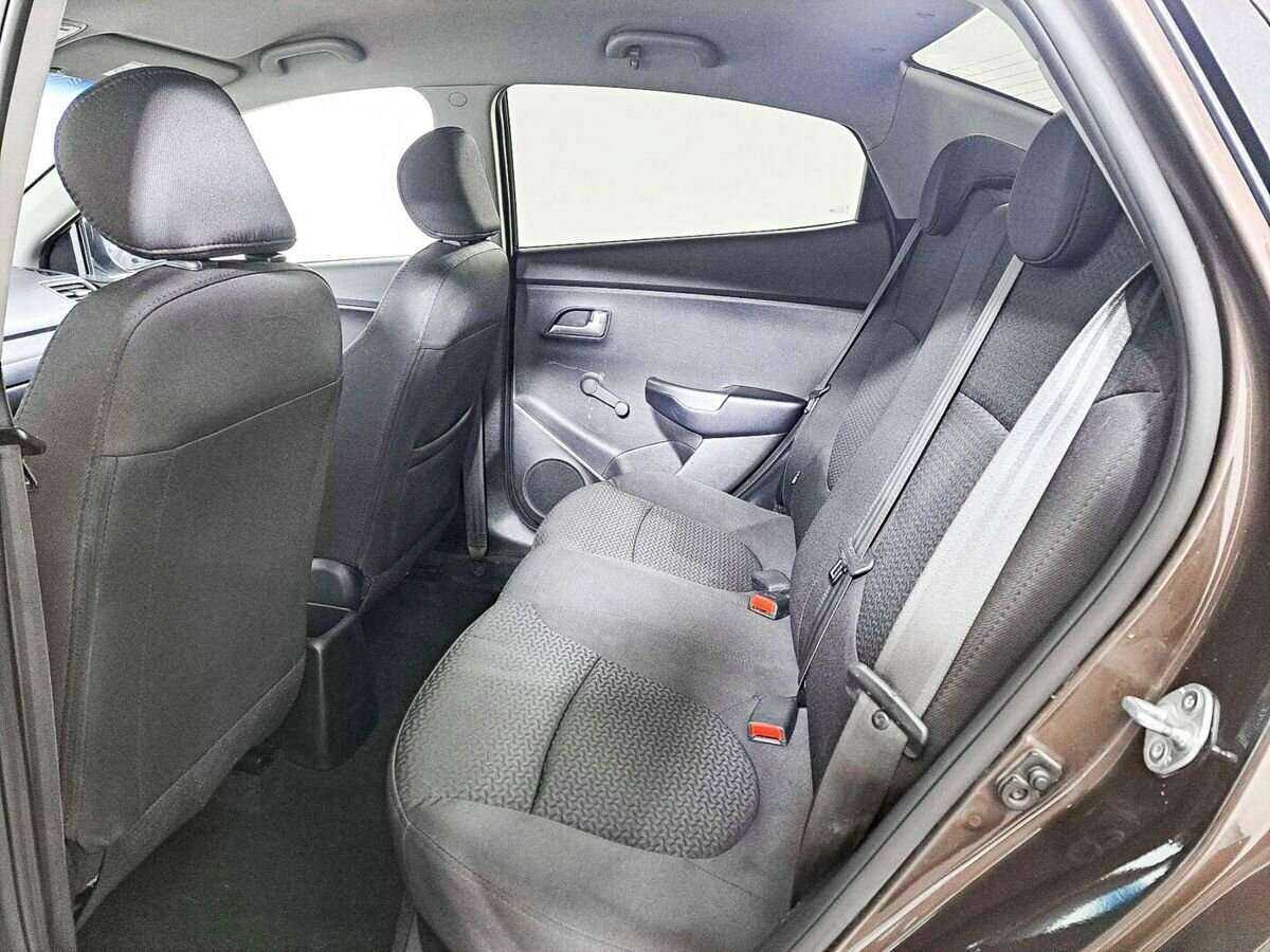 Kia Rio с пробегом — 2015 год. Фото: #9