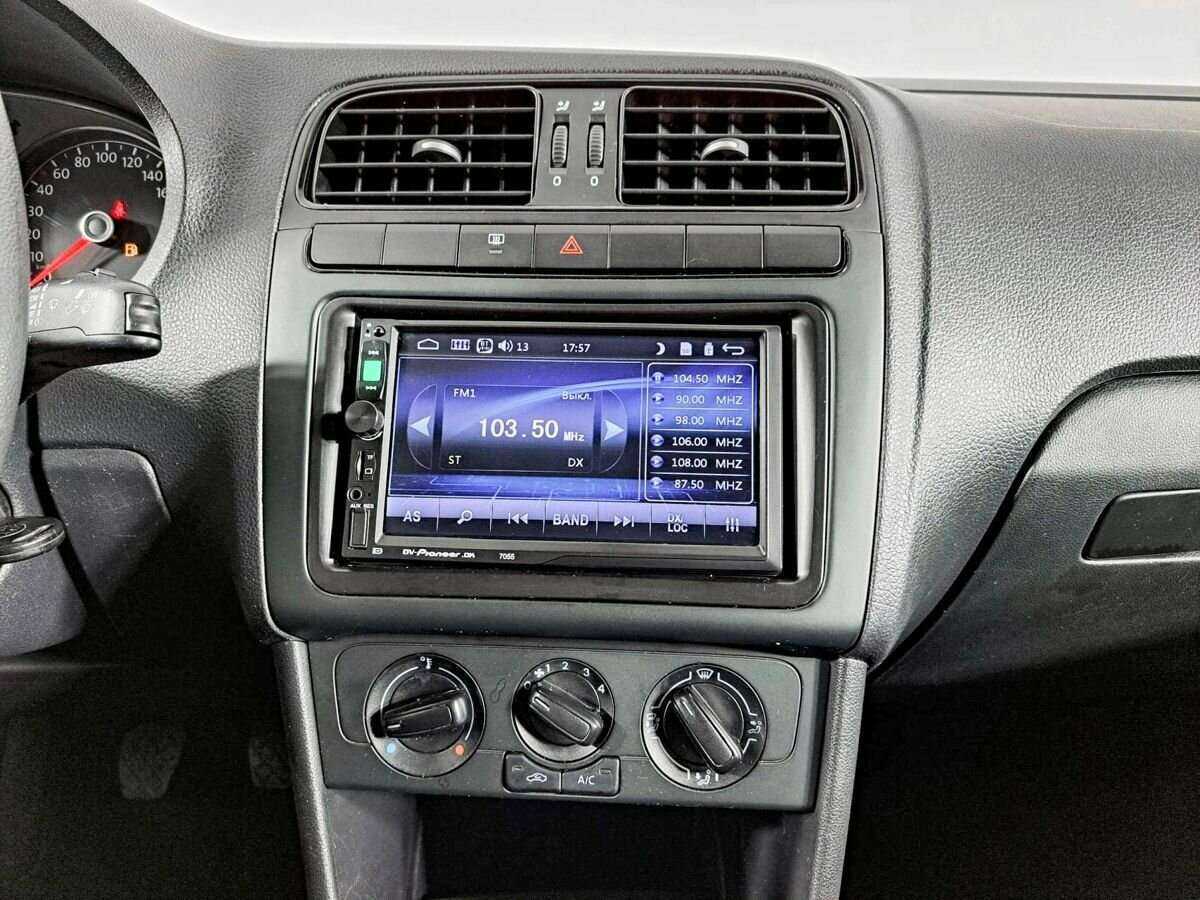 Volkswagen Polo с пробегом — 2018 год. Фото: #11