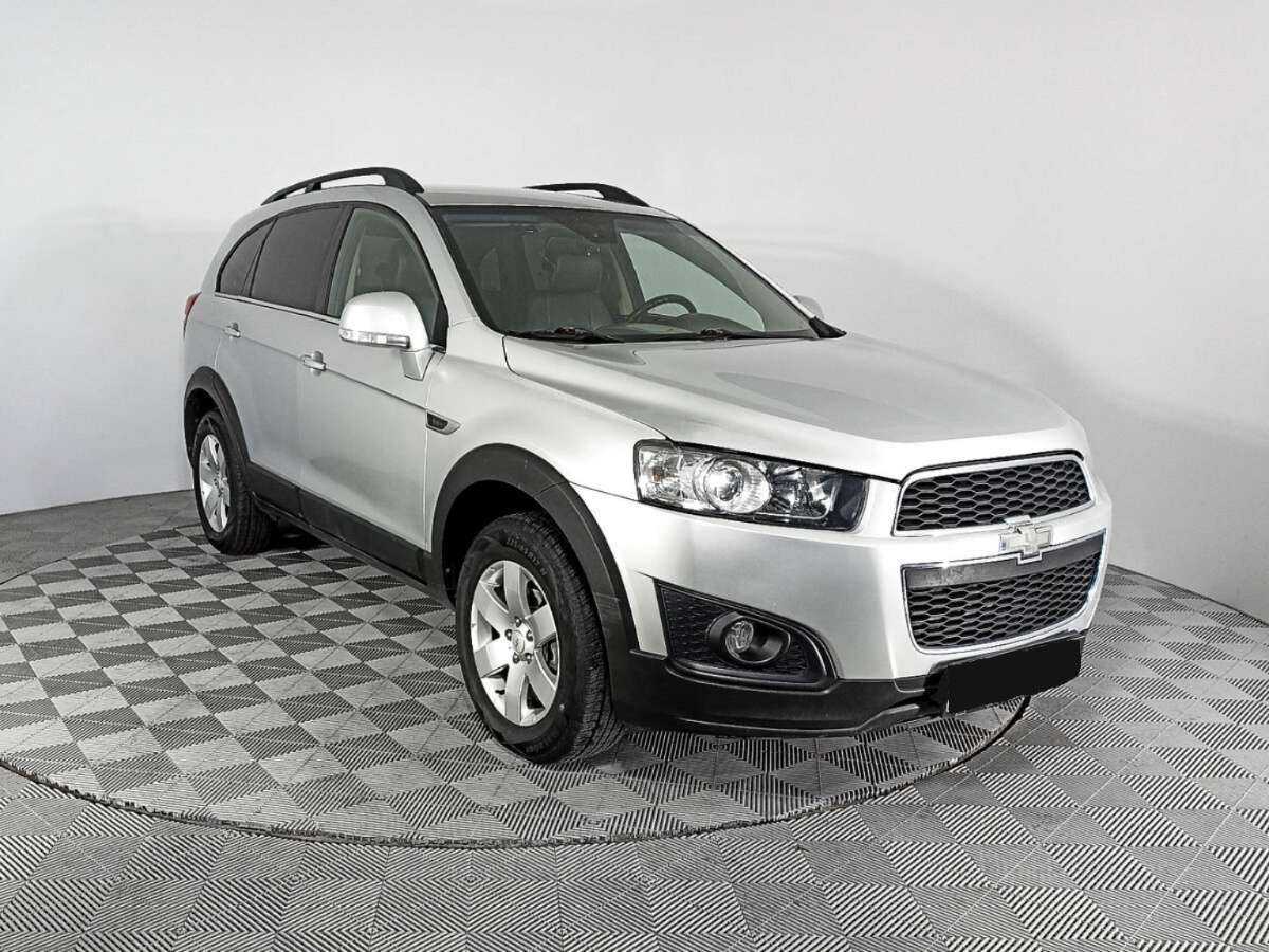 Chevrolet Captiva с пробегом — 2015 год. Фото: #2