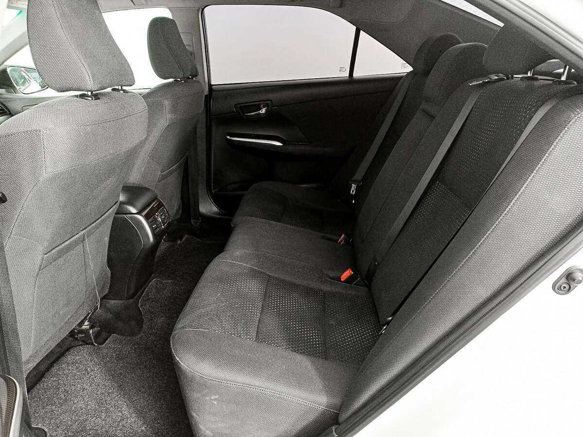 Toyota Camry с пробегом — 2014 год. Фото: #9