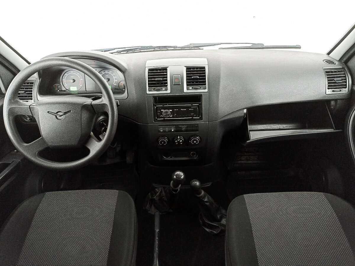 УАЗ Patriot с пробегом — 2014 год. Фото: #10