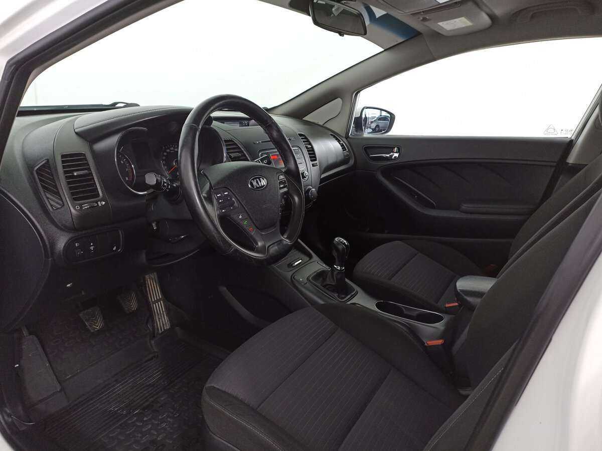 Kia Cerato с пробегом — 2016 год. Фото: #13