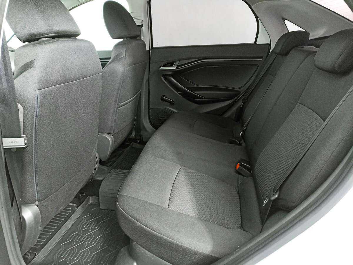 Lada (ВАЗ) Vesta с пробегом — 2021 год. Фото: #9