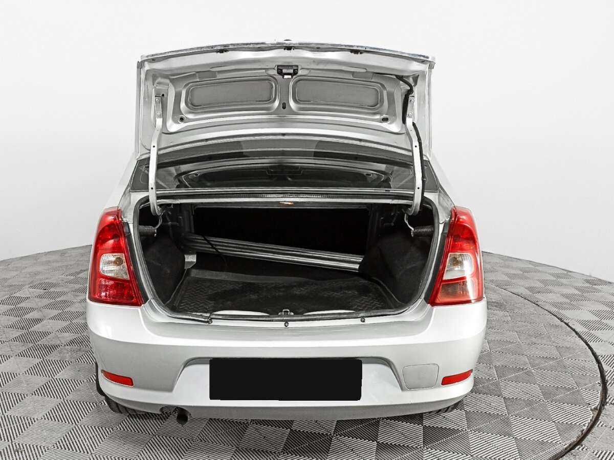 Renault Logan с пробегом — 2012 год. Фото: #9