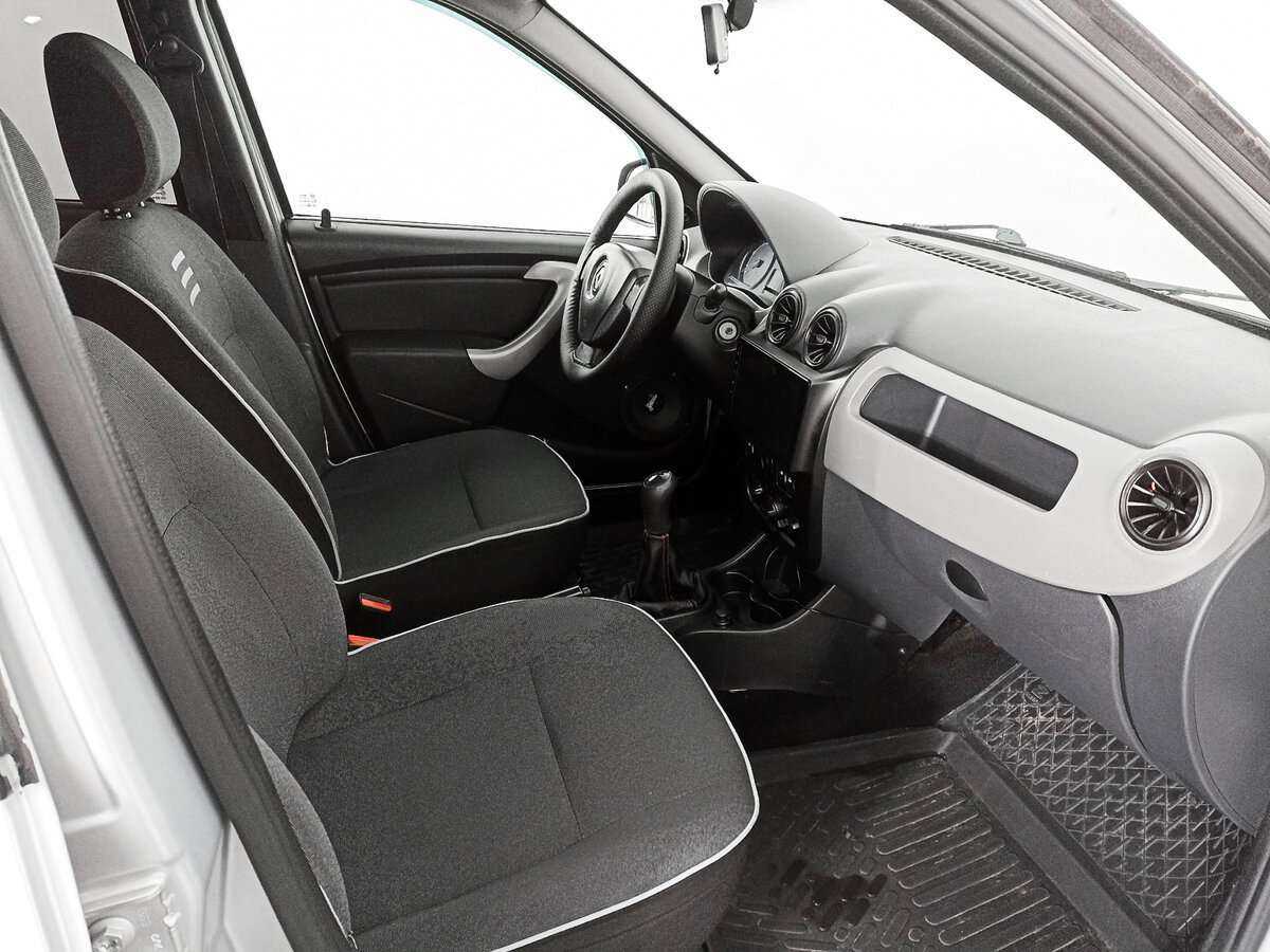 Renault Logan с пробегом — 2012 год. Фото: #10