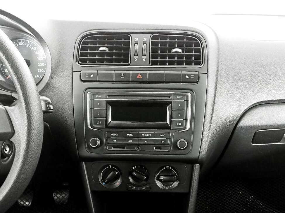 Volkswagen Polo с пробегом — 2013 год. Фото: #14