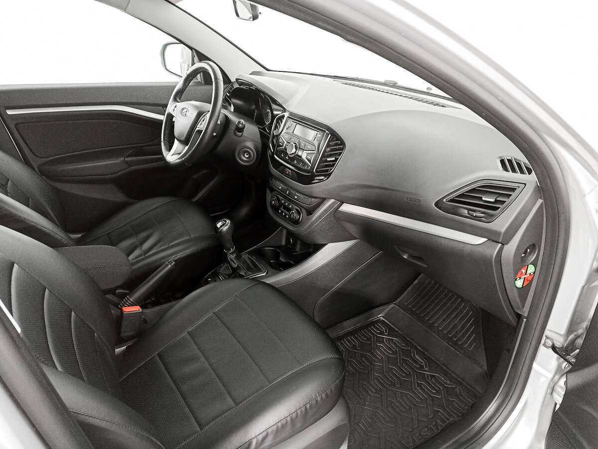 Lada (ВАЗ) Vesta с пробегом — 2020 год. Фото: #8