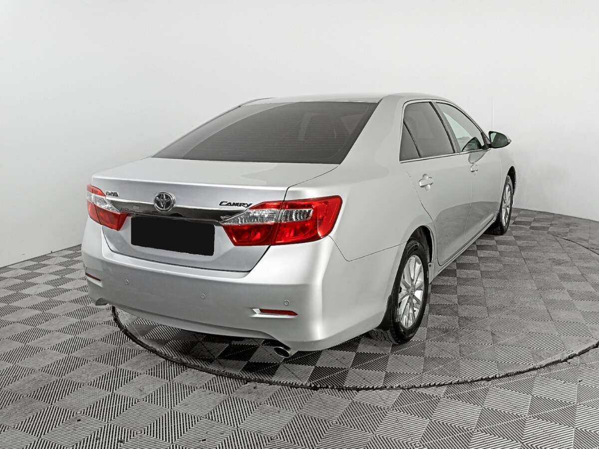Toyota Camry с пробегом — 2014 год. Фото: #4