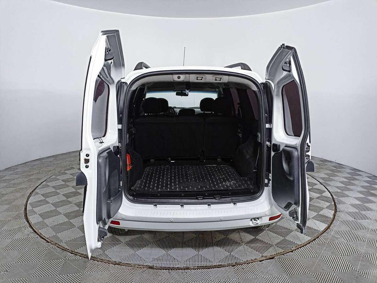 Lada (ВАЗ) Largus с пробегом — 2017 год. Фото: #9