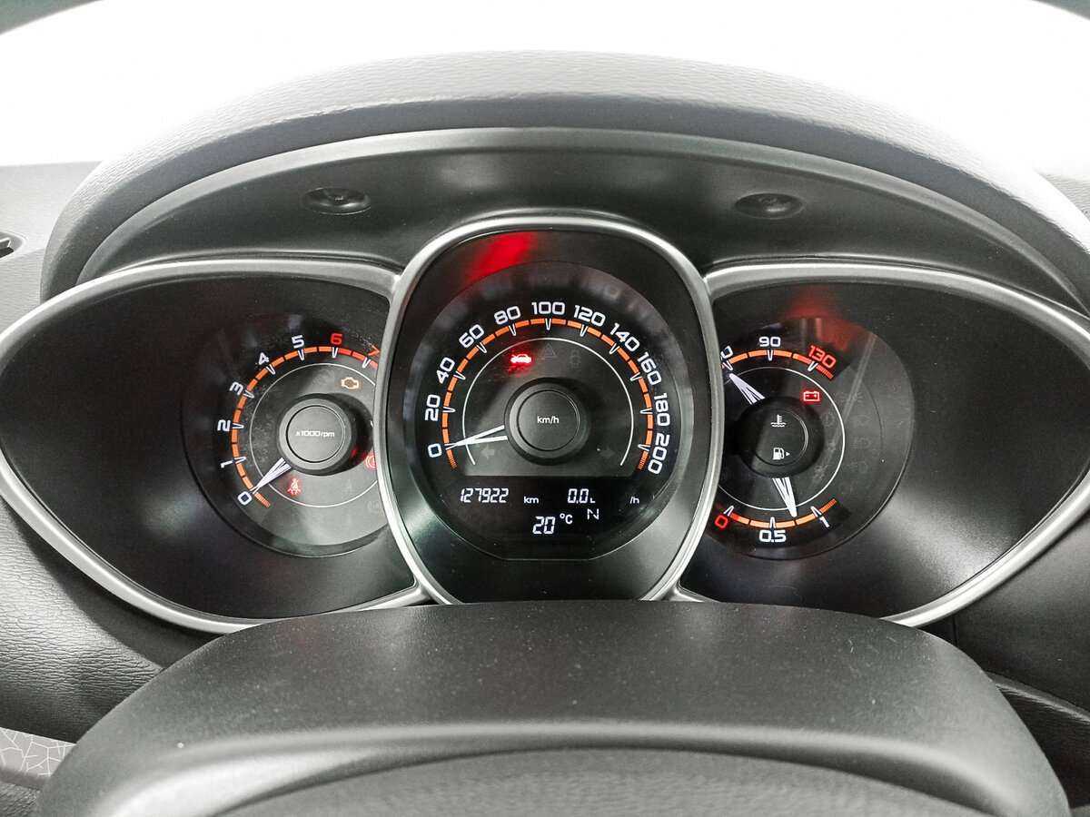 Lada (ВАЗ) Vesta с пробегом — 2017 год. Фото: #10