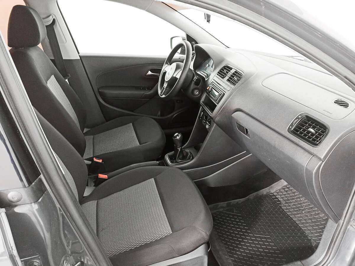 Volkswagen Polo с пробегом — 2013 год. Фото: #7