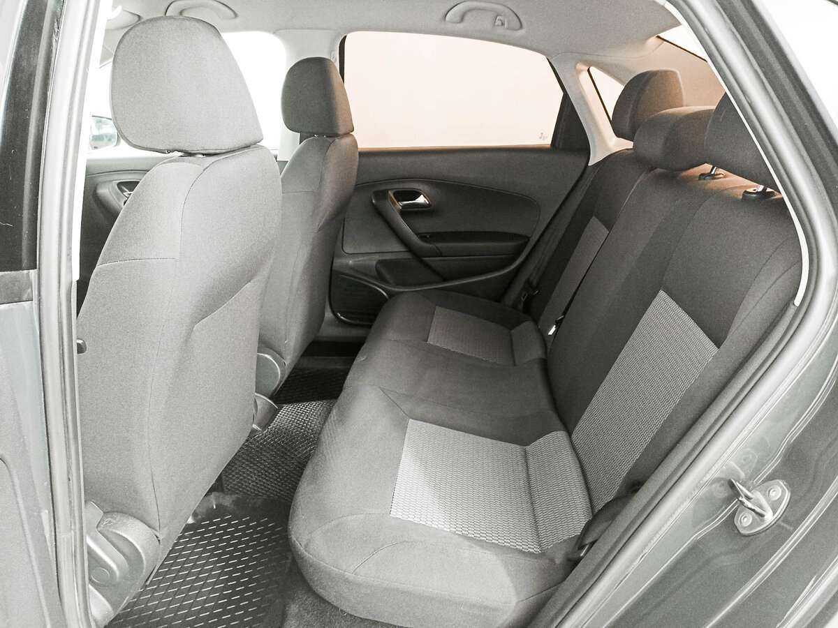 Volkswagen Polo с пробегом — 2013 год. Фото: #8