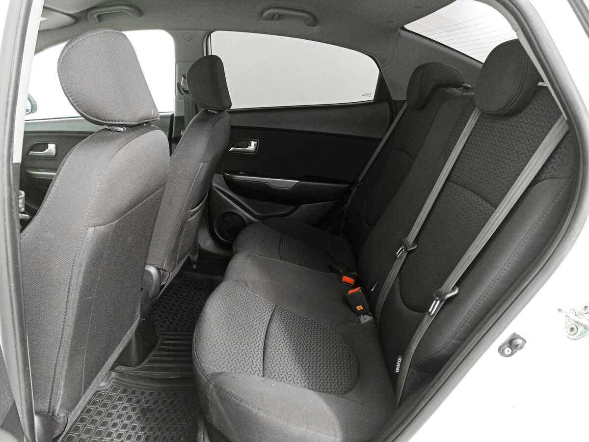 Kia Rio с пробегом — 2014 год. Фото: #11