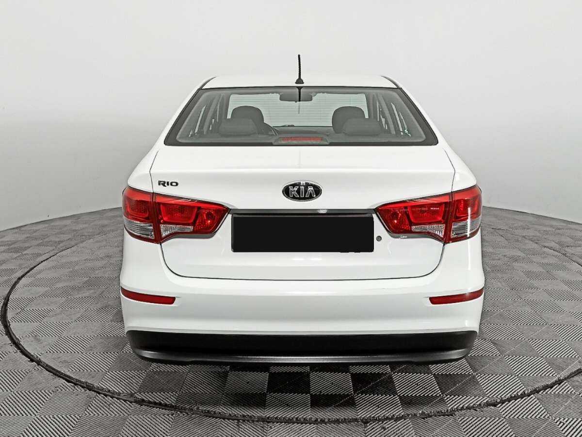 Kia Rio с пробегом — 2015 год. Фото: #4
