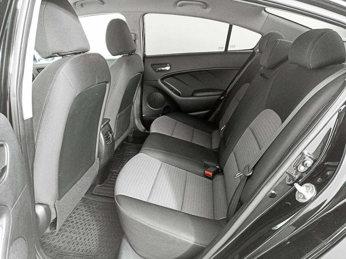 Kia Cerato с пробегом — 2013 год. Фото: #9